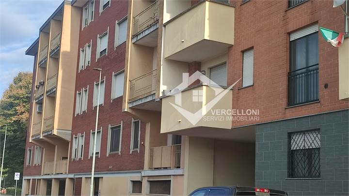 APPARTAMENTO TRILOCALE DI GRANDE METRATURA ULTIMO PIANO