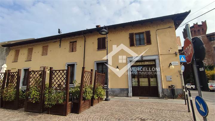  IN VENDITA  STORICO LOCALE COMMERCIALE 