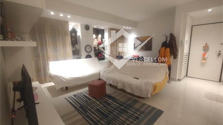 VENDESI AMIPO BILOCALE + SERVIZIE P.AUTO