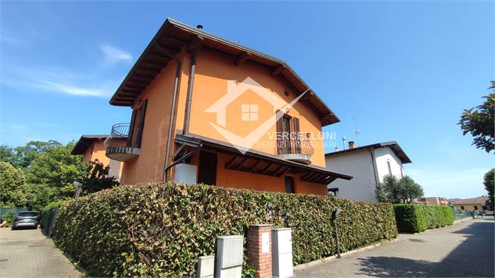 VILLA INDIPENDENTE